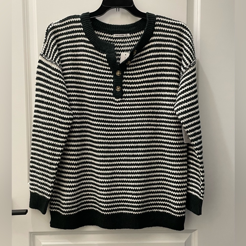 PINK CLOVER Women’s Nayaira Henley Sweater